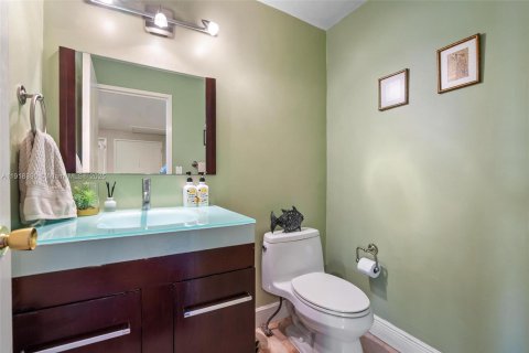 Купить кондоминиум в Бей-Харбор-Айлендс, Флорида 2 спальни, 169.08м2, № 2018479 - фото 22