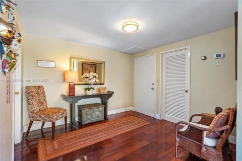 Купить кондоминиум в Бей-Харбор-Айлендс, Флорида 2 спальни, 169.08м2, № 2018479 - фото 23