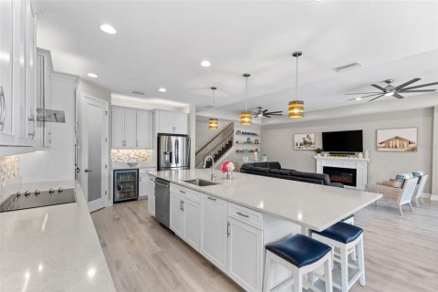 House in Venice, Florida 5 bedrooms, 304.72 sq.m. № 1762047 - photo 6