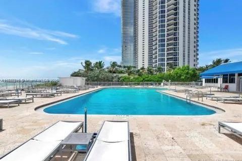 Condominio en venta en Sunny Isles Beach, Florida, 33.44 m2 № 1804612 - foto 9