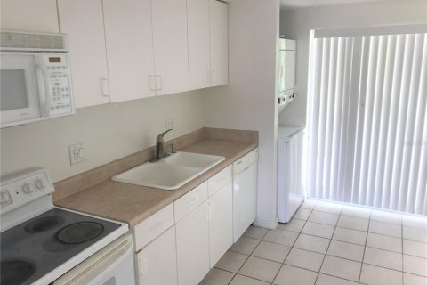 Villa ou maison à louer à Bradenton, Floride: 2 chambres, 72.46 m2 № 2349376 - photo 5