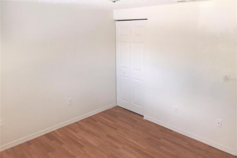 Villa ou maison à louer à Bradenton, Floride: 2 chambres, 72.46 m2 № 2349376 - photo 8