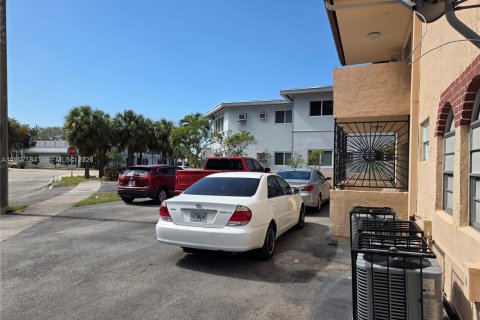 Купить коммерческую недвижимость в Майами, Флорида № 2010824 - фото 3