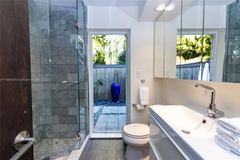 Villa ou maison à vendre à Fort Lauderdale, Floride: 4 chambres, 153.2 m2 № 1941971 - photo 10