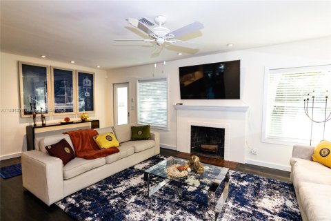Villa ou maison à vendre à Fort Lauderdale, Floride: 4 chambres, 153.2 m2 № 1941971 - photo 4