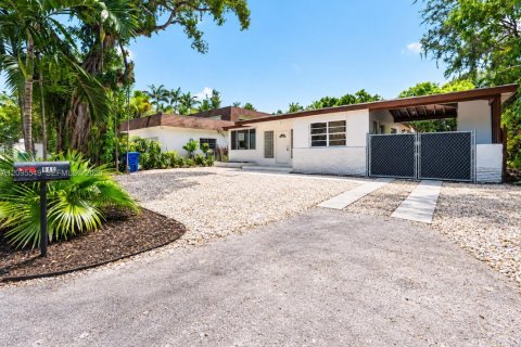 House in Miami, Florida 3 bedrooms, 137.03 sq.m. № 2392114