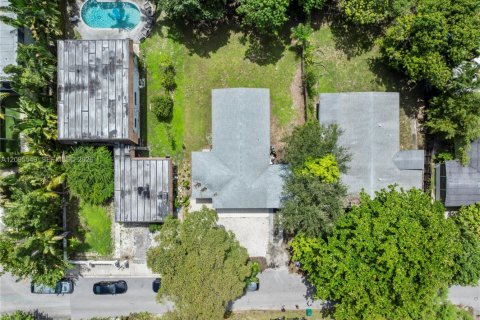 House in Miami, Florida 3 bedrooms, 137.03 sq.m. № 2392114 - photo 29