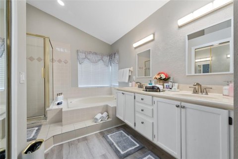 Casa en alquiler en Kissimmee, Florida, 4 dormitorios, 180.97 m2 № 1916834 - foto 21