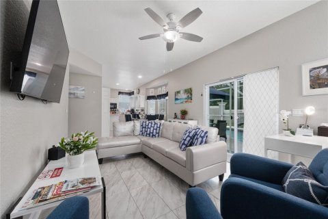 Casa en alquiler en Kissimmee, Florida, 4 dormitorios, 180.97 m2 № 1916834 - foto 10