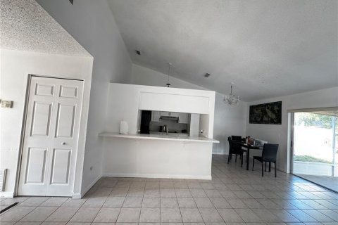 Снять в аренду виллу или дом в Тампа, Флорида 5 комнат, 142.42м2, № 2201572 - фото 6