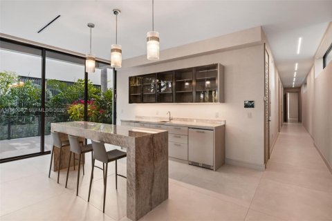 House in Miami, Florida 6 bedrooms, 747.86 sq.m. № 2053013 - photo 28