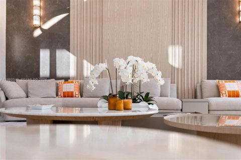 House in Miami, Florida 6 bedrooms, 747.86 sq.m. № 2053013 - photo 11