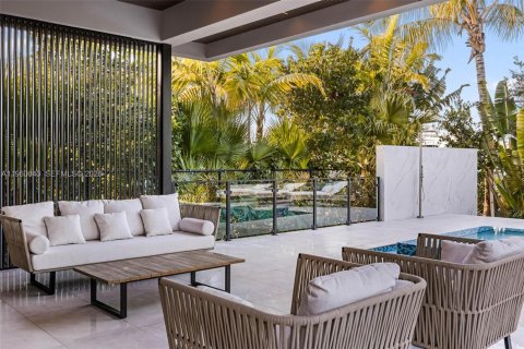 House in Miami, Florida 6 bedrooms, 747.86 sq.m. № 2053013 - photo 29