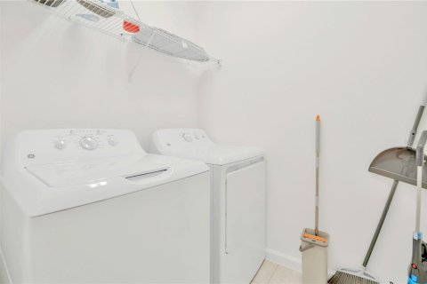 Купить виллу или дом в Киссимми, Флорида 4 комнаты, 301.75м2, № 2109688 - фото 28