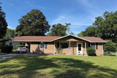 House in Ocala, Florida 2 bedrooms, 112.5 sq.m. № 1843551 - photo 1