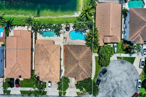 Villa ou maison à vendre à Doral, Floride: 4 chambres, 271.55 m2 № 1936501 - photo 20