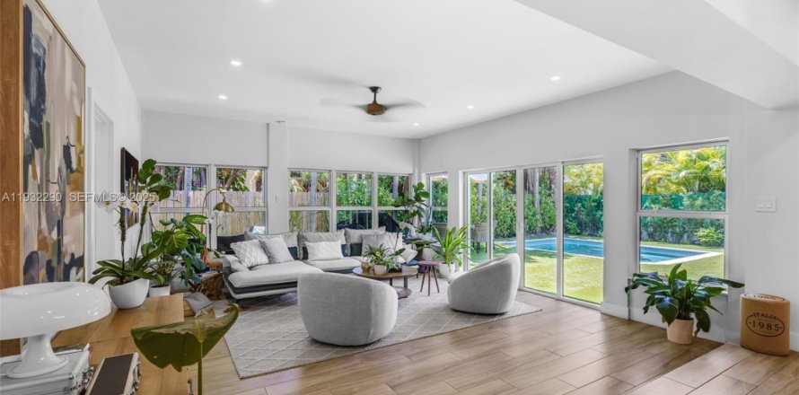 Villa ou maison à Key Biscayne, Floride 5 chambres № 1990828