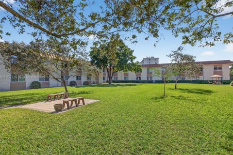 Copropriété à vendre à Wilton Manors, Floride: 1 chambre, 69.68 m2 № 2244112 - photo 2