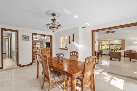 Casa en venta en Frostproof, Florida, 4 dormitorios, 226.5 m2 № 2216113 - foto 9
