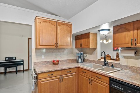 Casa en venta en Frostproof, Florida, 4 dormitorios, 226.5 m2 № 2216113 - foto 16