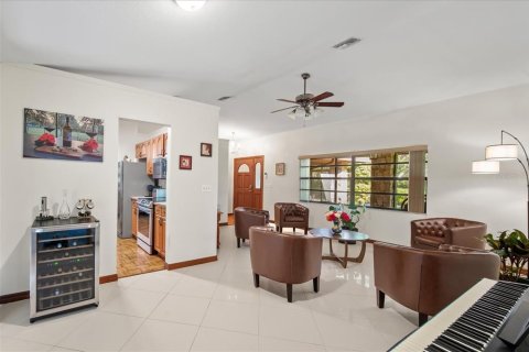 Casa en venta en Frostproof, Florida, 4 dormitorios, 226.5 m2 № 2216113 - foto 6