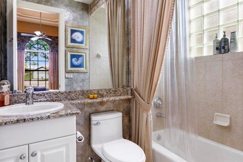 House in West Palm Beach, Florida 3 bedrooms, 230.96 sq.m. № 2158319 - photo 25