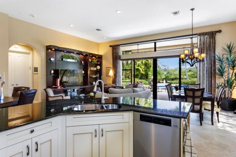 House in West Palm Beach, Florida 3 bedrooms, 230.96 sq.m. № 2158319 - photo 14