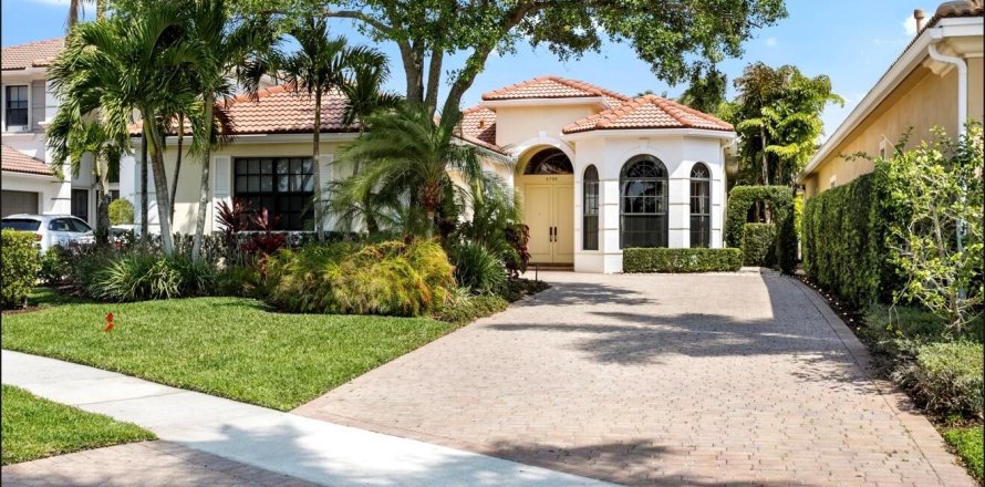 House in West Palm Beach, Florida 3 bedrooms, 230.96 sq.m. № 2158319