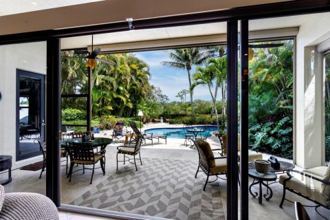 House in West Palm Beach, Florida 3 bedrooms, 230.96 sq.m. № 2158319 - photo 13