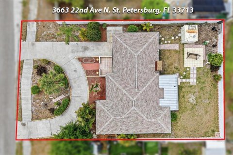 House in Saint Petersburg, Florida 3 bedrooms, 118.26 sq.m. № 2258845 - photo 27