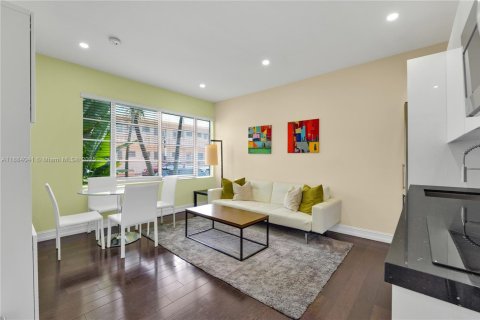 Condominio en alquiler en Miami Beach, Florida, 1 dormitorio, 45.06 m2 № 1930842 - foto 14