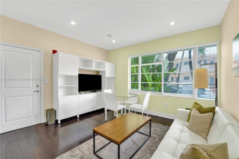 Condominio en alquiler en Miami Beach, Florida, 1 dormitorio, 45.06 m2 № 1930842 - foto 13