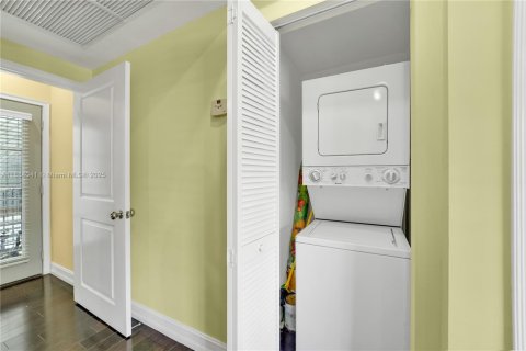 Condominio en alquiler en Miami Beach, Florida, 1 dormitorio, 45.06 m2 № 1930842 - foto 17