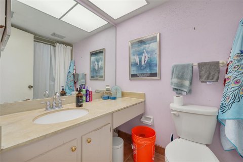 Condo in Saint Petersburg, Florida, 1 bedroom  № 1718176 - photo 13