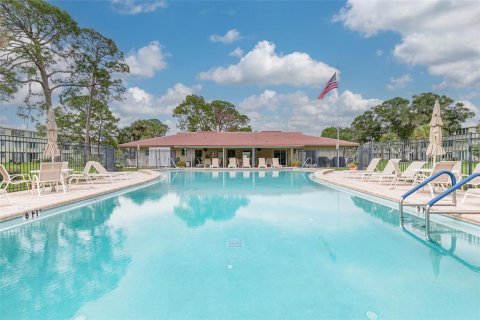 Condo in Saint Petersburg, Florida, 1 bedroom  № 1718176 - photo 18