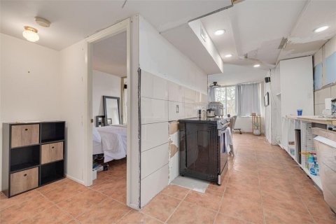 Condo in Saint Petersburg, Florida, 1 bedroom  № 1718176 - photo 7