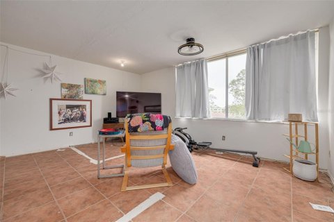 Condo in Saint Petersburg, Florida, 1 bedroom  № 1718176 - photo 10