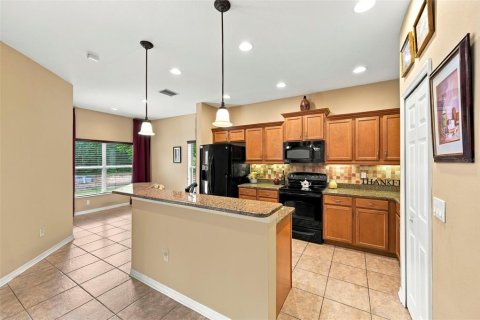 Villa ou maison à vendre à New Port Richey, Floride: 4 chambres, 191.01 m2 № 2401103 - photo 24
