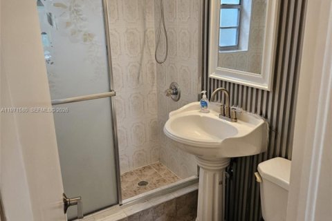 Снять в аренду кондоминиум в Майами, Флорида 2 спальни, 74.32м2, № 2036326 - фото 12