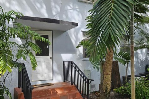 Снять в аренду кондоминиум в Майами, Флорида 2 спальни, 74.32м2, № 2036326 - фото 17