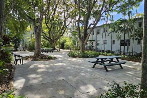 Снять в аренду кондоминиум в Майами, Флорида 2 спальни, 74.32м2, № 2036326 - фото 19