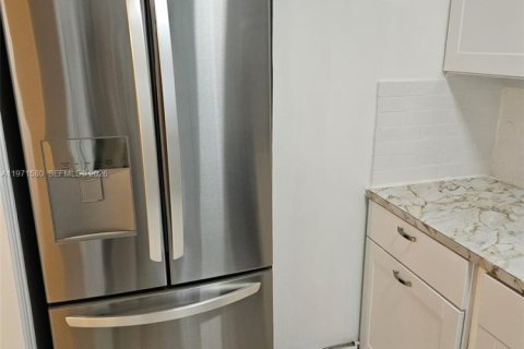 Снять в аренду кондоминиум в Майами, Флорида 2 спальни, 74.32м2, № 2036326 - фото 8