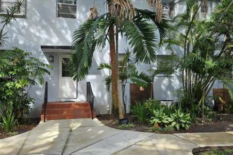 Снять в аренду кондоминиум в Майами, Флорида 2 спальни, 74.32м2, № 2036326 - фото 16