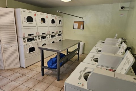 Снять в аренду кондоминиум в Майами, Флорида 2 спальни, 74.32м2, № 2036326 - фото 22