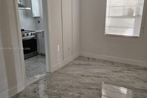 Снять в аренду кондоминиум в Майами, Флорида 2 спальни, 74.32м2, № 2036326 - фото 7