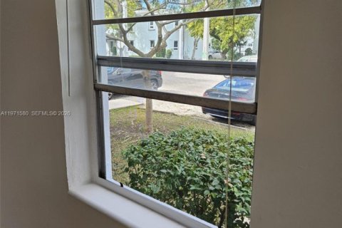 Снять в аренду кондоминиум в Майами, Флорида 2 спальни, 74.32м2, № 2036326 - фото 28