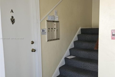 Снять в аренду кондоминиум в Майами, Флорида 2 спальни, 74.32м2, № 2036326 - фото 4