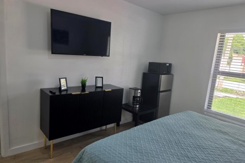 Immobilier commercial à louer à Delray Beach, Floride: 1 chambre, 27.87 m2 № 2422173 - photo 4