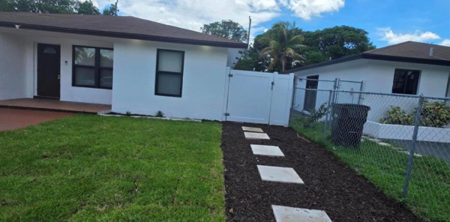 Immobilier commercial à Delray Beach, Floride 1 chambre, 27.87 m2 № 2422173