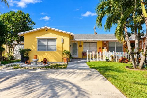 Touwnhouse à vendre à Boca Raton, Floride: 3 chambres, 102.75 m2 № 2439184 - photo 2